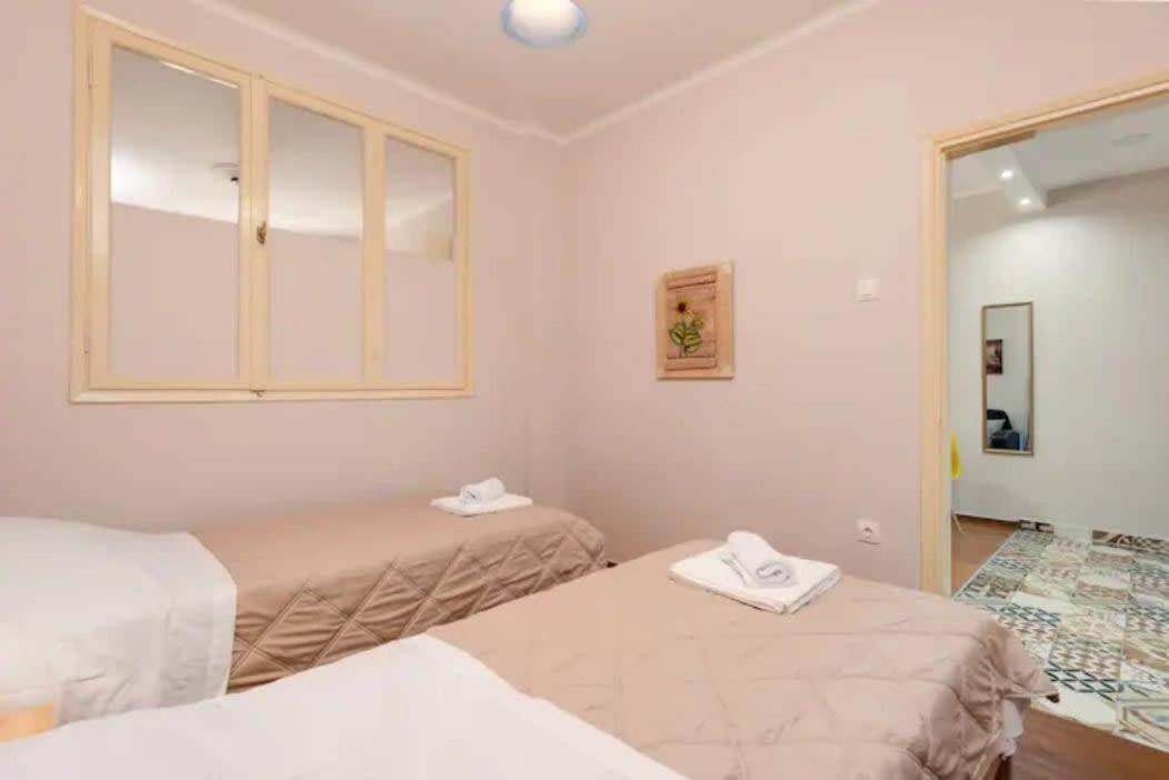 Private Pristine Balcony Home- Heart Of The Center * Thessaloniki