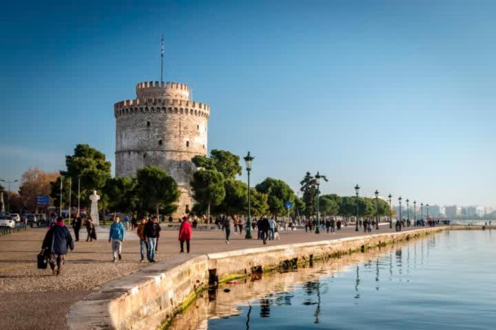 Private Pristine Balcony Home- Heart Of The Center Apartment Thessaloniki