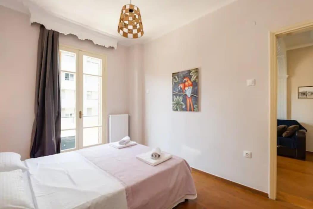 Private Pristine Balcony Home- Heart Of The Center