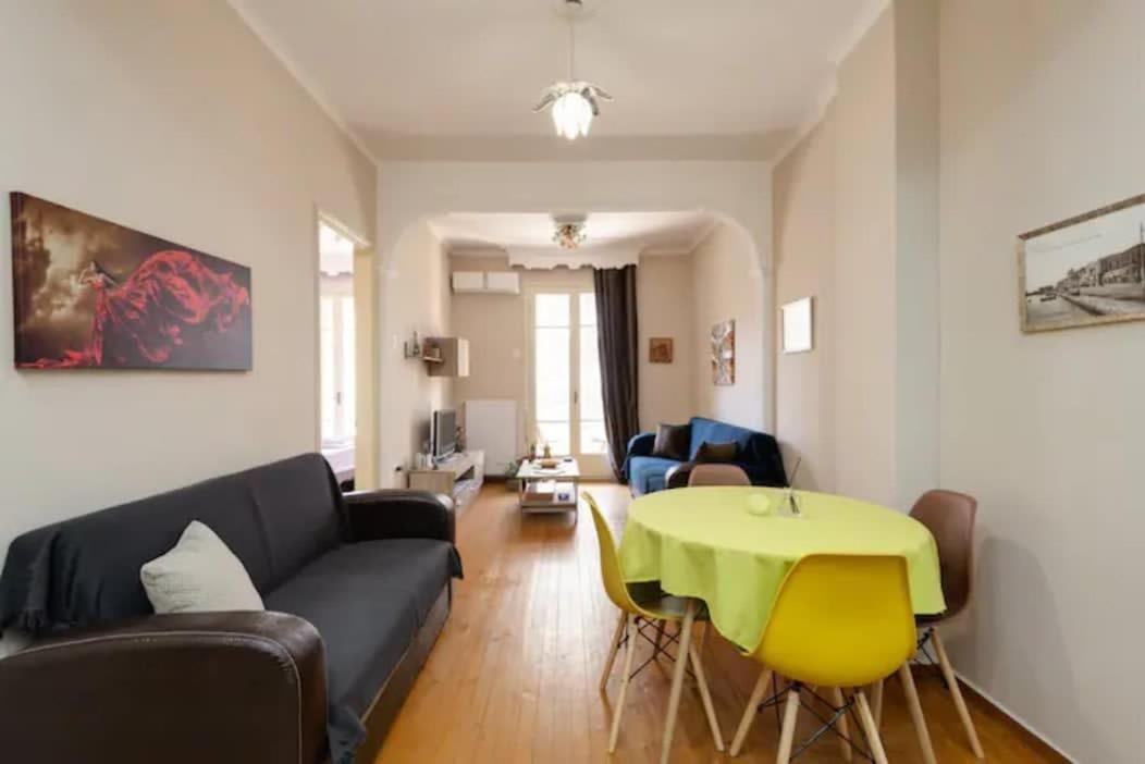 Private Pristine Balcony Home- Heart Of The Center * Thessaloniki