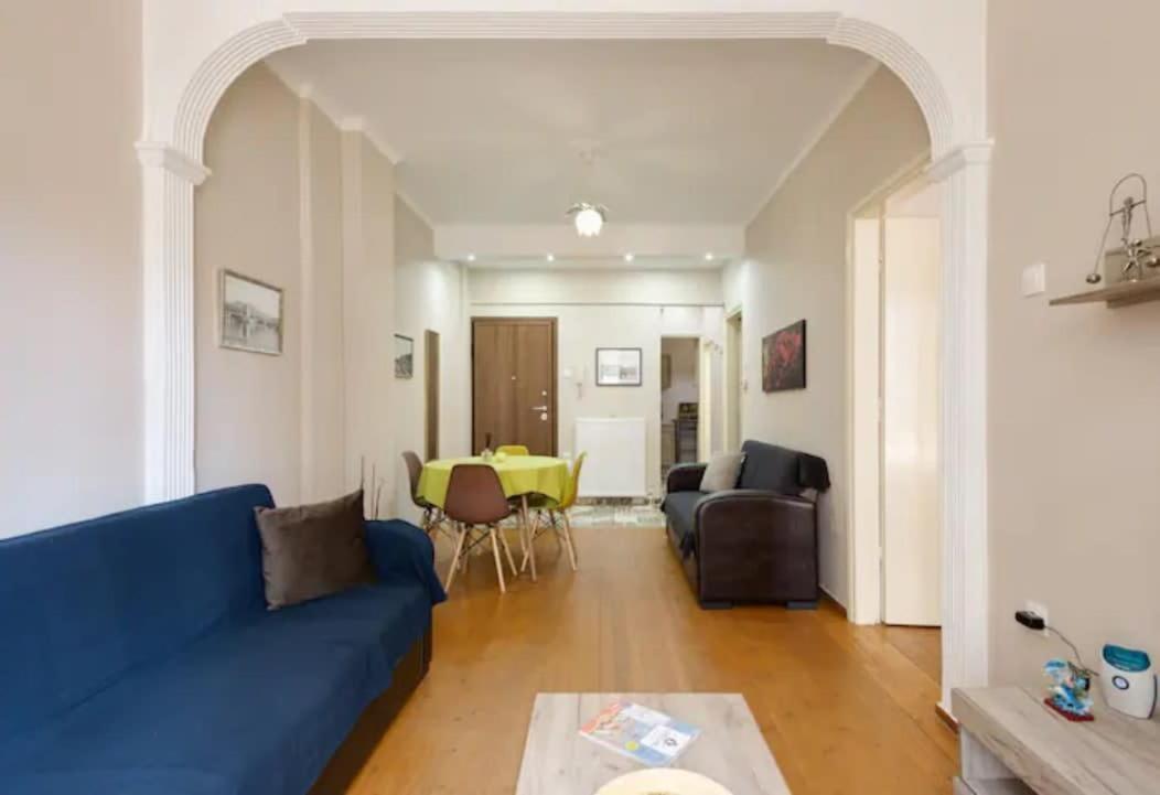 Private Pristine Balcony Home- Heart Of The Center Thessaloniki