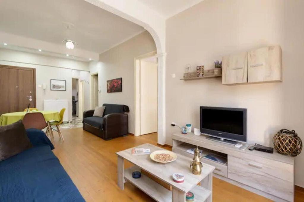 Private Pristine Balcony Home- Heart Of The Center Apartment Thessaloniki